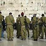 פסק הלכה בצה"ל לתשעה באב: לוחמים ותומכי לחימה מחויבים לאכול ולשתות