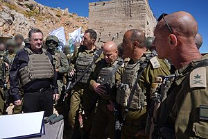 שר הביטחון ישראל כ"ץ בביקור בחרמון הסורי: "כל עוד יהיו איומים ג’יהאדיסטים על מדינת ישראל – צה"ל לא יזוז מהחרמון ומאזור הביטחון; המסר לנשיא סוריה בארמון בדמשק ברור"