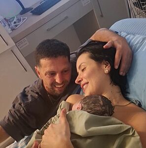 פחות משנה אחרי שחזר מהשבי: נולדה בת לאלקנה ורבקה בוחבוט. התינוקת היא אחות קטנה לראם, שחיכה לאביו במשך 738 ימים בשבי