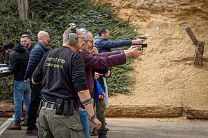 השר בן גביר אישר: מאות רחובות בבאר שבע הוכרו כזכאים לרישיון לנשק