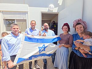 30 משפחות נכנסו הבוקר להתגורר באופן קבוע ביישוב כדים שבצפון השומרון