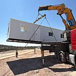 הקרוואנים הראשונים הגיעו הבוקר לשטח שבו צפוי לקום היישוב החדש נועה בצפון השומרון