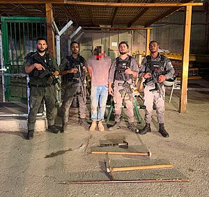 פלסטיני נעצר בחשד לחפירת פיר בסמוך לגדר ההפרדה בקלנדיה, לצורך חדירה לשטח ישראל