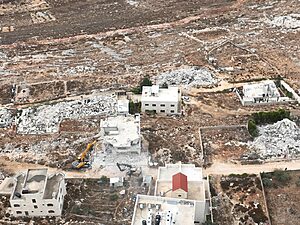 יחידת הפיקוח של המנהל האזרחי הרסה מבנים פלסטיניים בלתי חוקיים בבנימין ובשומרון, בהם ארבעה מבנים גדולים הסמוכים לכביש 465 ומבנים נוספים ליד הר ברכה. השר בצלאל סמוטריץ' הבהיר כי מדובר בהמשך מדיניות האכיפה נגד הבנייה הבלתי חוקית באזור