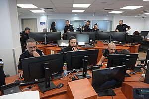 משטרת ישראל הודיעה על סיומו בהצלחה של תרגיל מוכנות ארצית רחב היקף שהתקיים היום במחוזות דרום, ירושלים ויהודה ושומרון, במסגרתו תורגלו תרחישי חירום מורכבים ואירועי פח"ע בשיתוף כלל גופי הביטחון