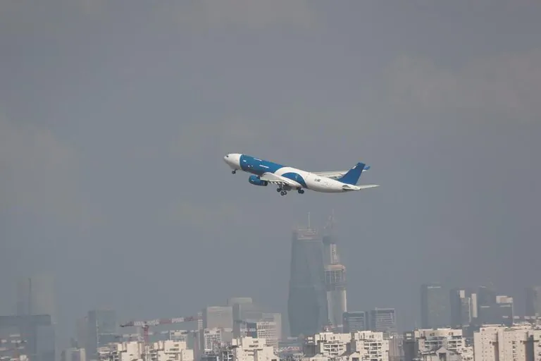 התעשייה האווירית IAI השלימה בהצלחה טיסת בכורה למטוס איירבוס A330-300 שהוסב מתצורת נוסעים למטען