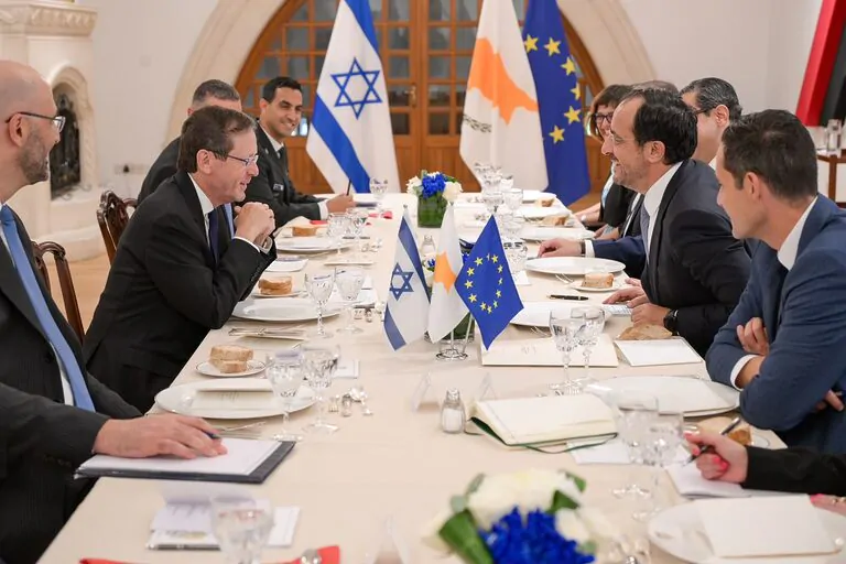 הנשיא יצחק הרצוג ביקר בקפריסין: "החלום שלי הוא שיום אחד נוכל להיפגש כאן – נשיא לבנון, ונשיא ישראל״
