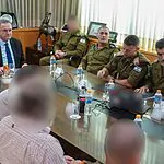 שר הביטחון מקיים כעת הערכת מצב רב-זירתית ביחד עם הרמטכ"ל, רב אלוף אייל זמיר, ובכירים נוספים במערכת הביטחון