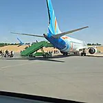 תיעוד ממקום הנחיתה בסעודיה: נזק נגרם לכנף האחורית של המטוס