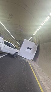 לתשומת לב הנהגים: כביש 6 נסגר לתנועה בשני הכיוונים באזור מנהרת רכסים, בעקבות מיגונית שנפלה ממשאית