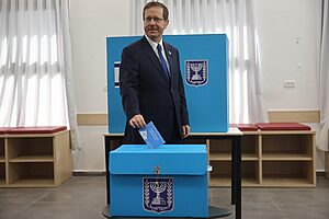 נשיא המדינה יצחק הרצוג יפתח את יום הבחירות בהצבעה בקלפי בירושלים
