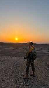 סמל ד׳, חייל בודד מקיבוץ מעלה החמישה, בחר להתגייס לצה״ל לאחר שנתיים בישיבה גבוהה