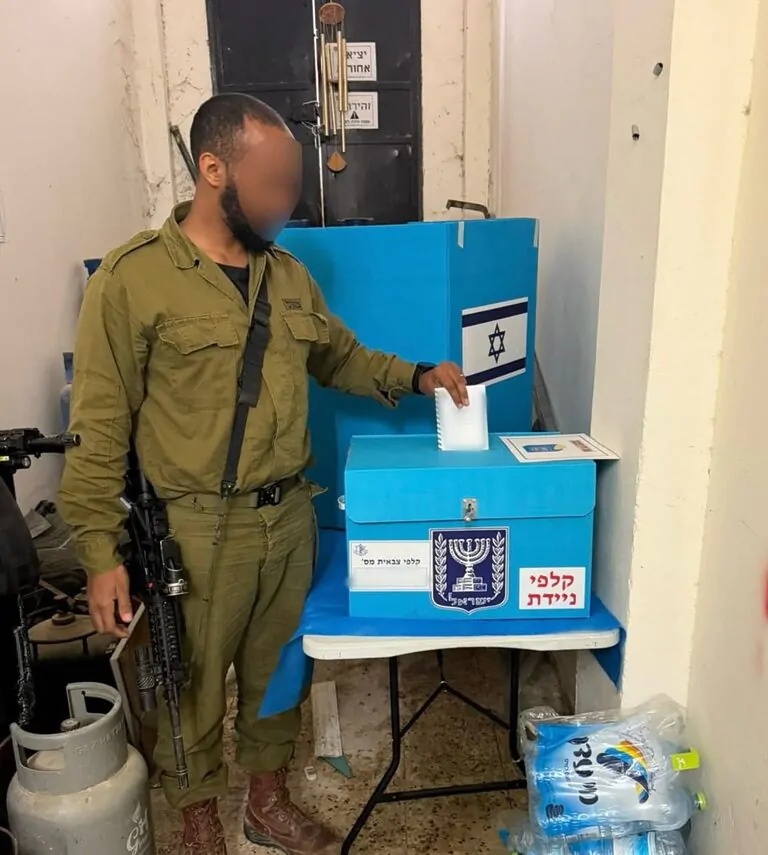 דובר צה״ל מעדכן כי 79.9% מכלל המשרתים הצביעו בבחירות לכנסת ה־26, עלייה של 6.2 נקודות אחוז לעומת הבחירות לכנסת ה-25