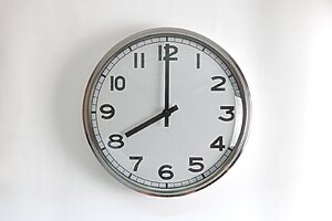 רוצים יותר שעות אור בערב: 44% מהישראלים מעדיפים שעון קיץ לאורך כל השנה, לעומת 20% שתומכים בהמשך החלפת השעון פעמיים בשנה